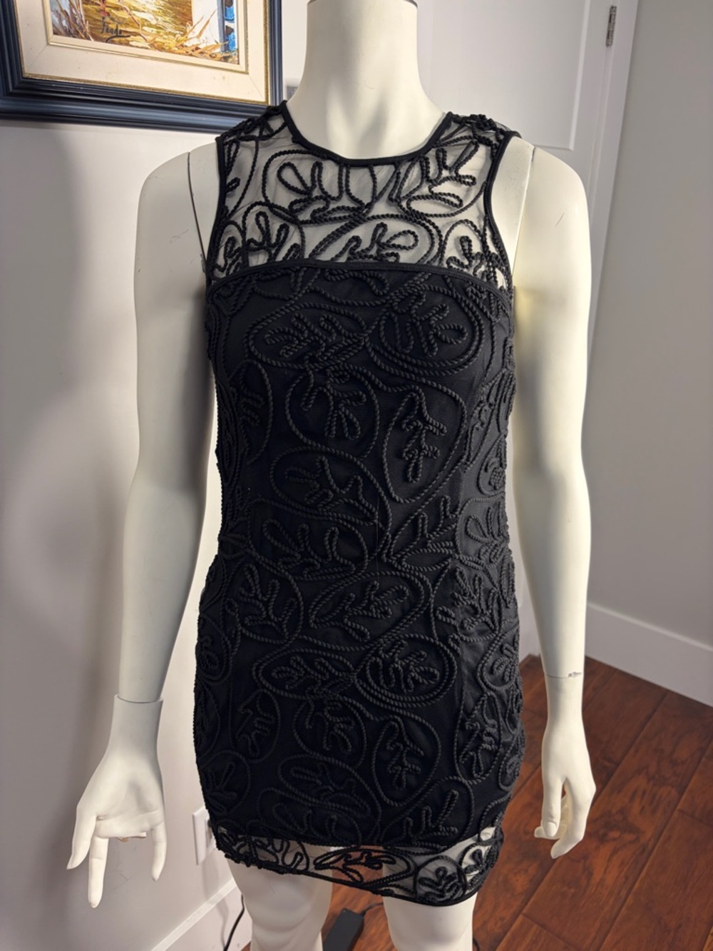 Sleeveless Black lace Sheath Dress
